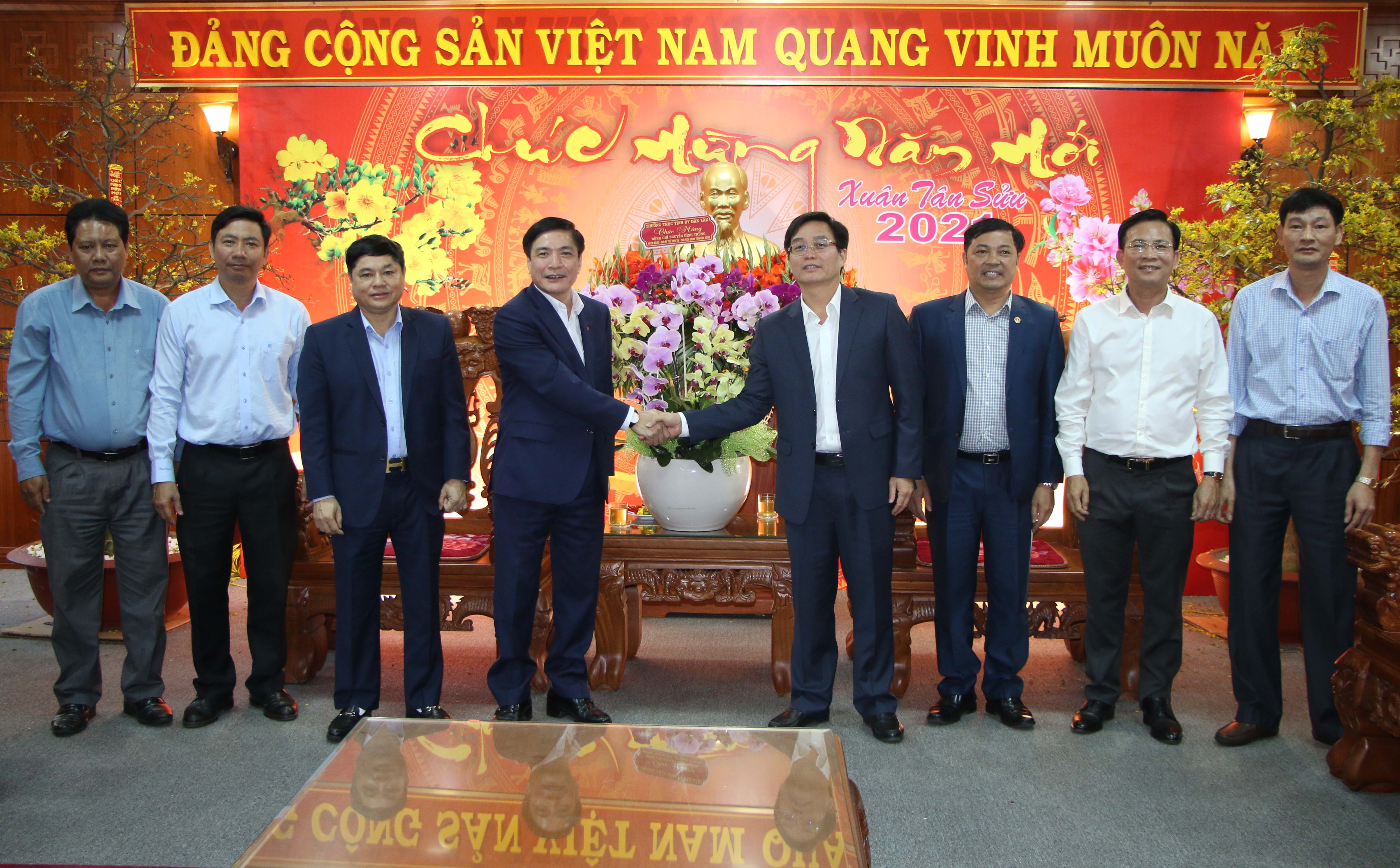 Đắk Lắk và Đắk Nông sẽ chú trọng phát triển giao thông, kết nối giao thương trong năm 2021 